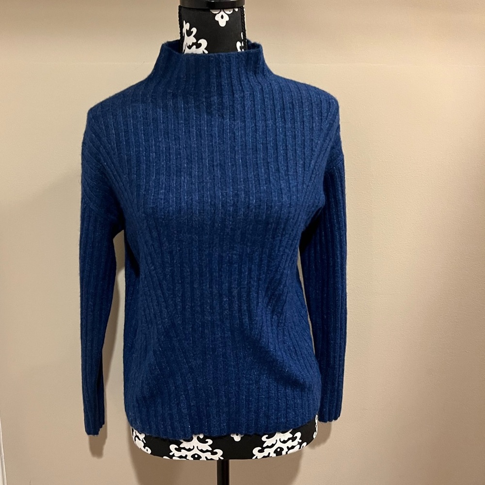 Ribbed Mock Turtleneck